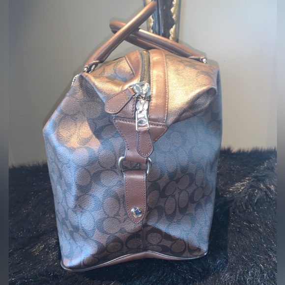 Coach Voyager Signature Travel Bag - Picture 7 of 9